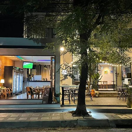 Give Me 5 Hostel Chiang Mai Bagian luar foto