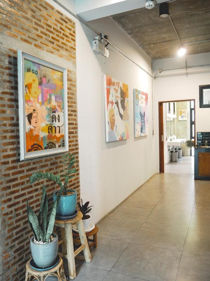 Give Me 5 Hostel Chiang Mai Bagian luar foto