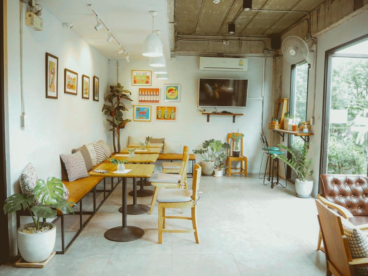 Give Me 5 Hostel Chiang Mai Bagian luar foto